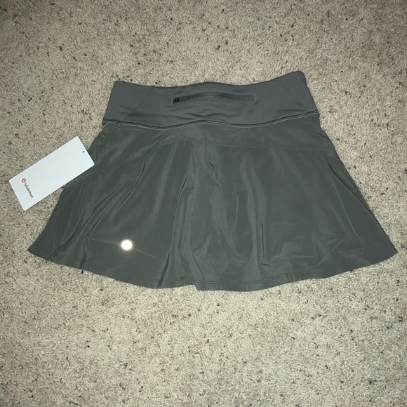 ✨NWT LULULEMON PLAY OFF THE PLEATS SKIRT✨ - Picture 11 of 15